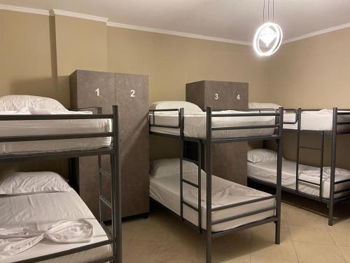 Postel nebo postele na pokoji v ubytování Buda Hostel
