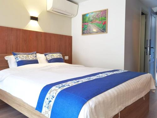 New studio with AC Free parking
