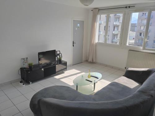 Ruang duduk di Une Chambre dans Appartement partagé, Grenoble à 8 min du centre-ville