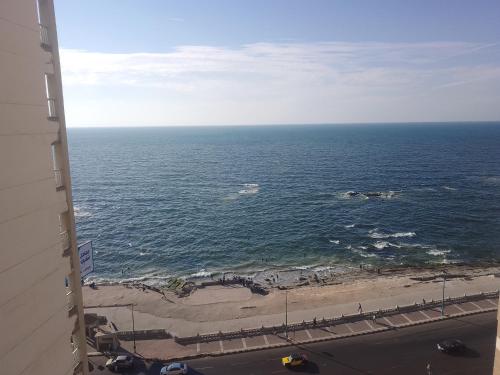 Foto dalla galleria di Paradise Condo Seaview -Families Only ad Alessandria d'Egitto