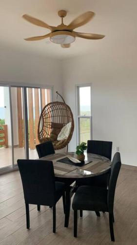 Gallery image of Vista al mar alojamiento familiar Villa Palmetto in Gravel Bay