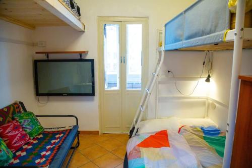 Top Floor Studio, Central & Quiet