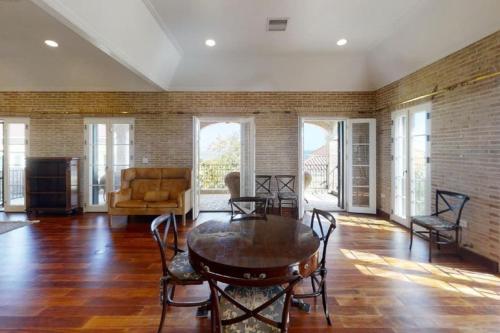 Χώρος καθιστικού στο Historic and Beautiful Danish home in Downtown