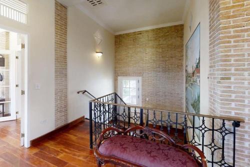 Χώρος καθιστικού στο Historic and Beautiful Danish home in Downtown