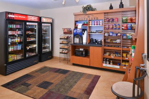 Candlewood Suites Kansas City Northeast, an IHG Hotel Image