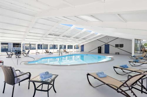Πισίνα στο ή κοντά στο Best Western Paradise Inn