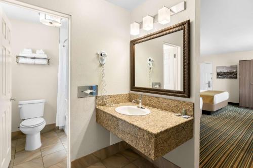 Ένα μπάνιο στο Best Western Paradise Inn