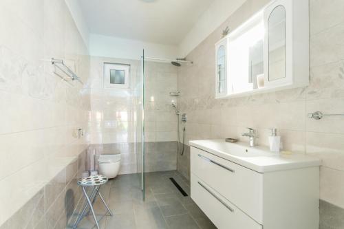 Apartment Baska Voda 300b