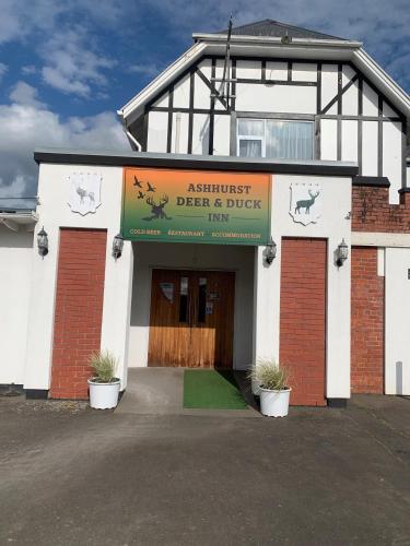 Exteriér nebo vchod ubytování Ashhurst Deer N Duck Inn