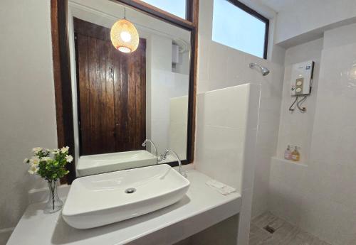 Koupelna v ubytování Sabai d hotel Chiang Rai สบายดีโฮเทล