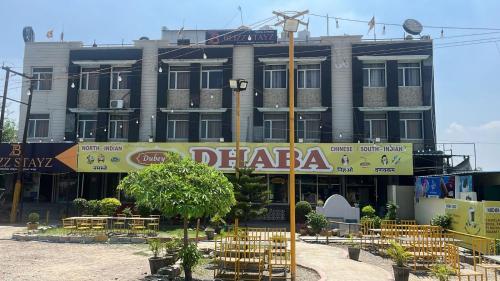 Bangunan di mana terletaknya hotel
