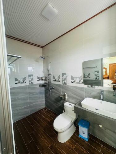 Ένα μπάνιο στο Dream House Homestay Hotel