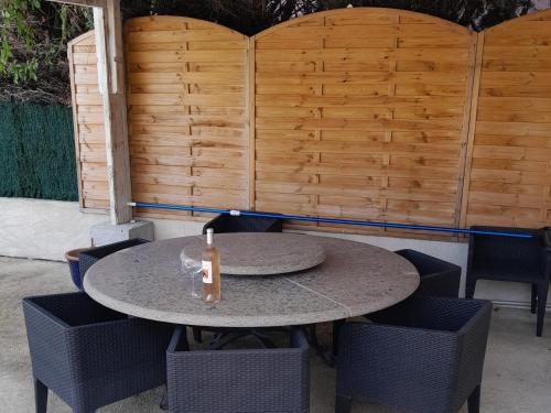 Fotografie z fotogalerie ubytování L'olivier TESSA Hôtesse suite 30m2 terrasse 20m2 v destinaci La Celle