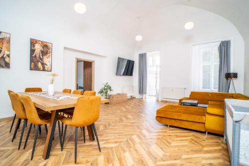 Luxapart II Beautiful Views with Breakfast