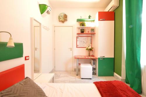 Bellissimo Mini Appartamento a Tema Bandiera Italiana, Potente Wi-Fi, 3 linee metropolitane dietro casa, Collegato Direttamente con Aeroporto di Malpensa e Rho fiera