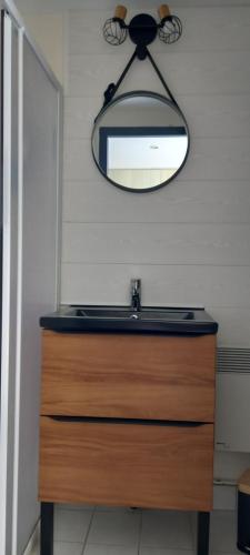 Maisonnette T2 avec piscine chauffée et plage à 300m