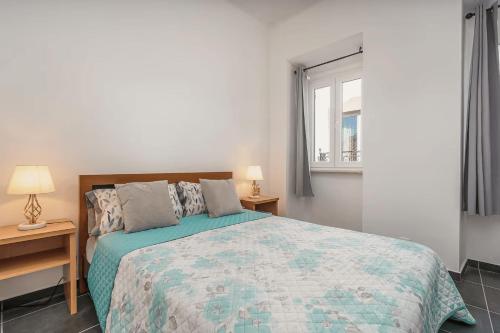 Lovely Apartment In Lagos with Terrace - Close to Beach