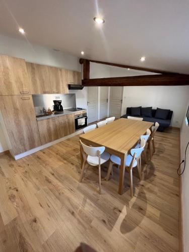 Appartement 5 chambres dans le centre du village