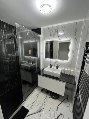 Photo de la galerie de l'établissement Lueurs de Marbre, à Trappes