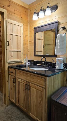 Φωτογραφία από το άλμπουμ του Yellow Creek Cabin σε Robbinsville