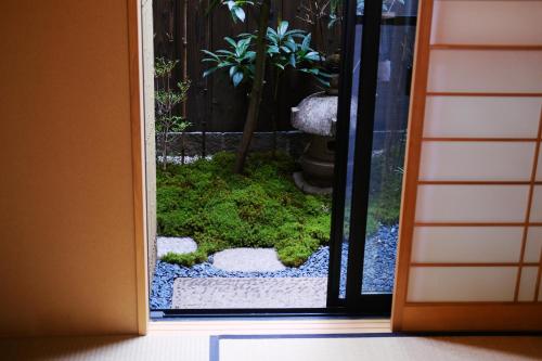 Sloom Kyoto Reclusive Kyo-Machiya in Higashiyama