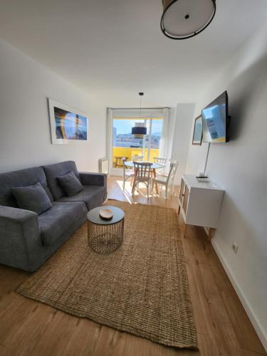Μια τηλεόραση ή/και κέντρο ψυχαγωγίας στο Apartamento Santander Maliaño