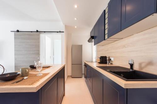 Bright 1-Br Apartment Walk to the Beach