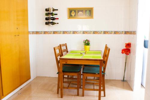 a dining room with a table and chairs at Casa Nuri de Rei La Pobla Tornesa in Puebla Tornesa