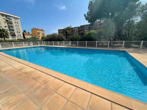 Agréable appartement dans résidence avec piscine et tennis