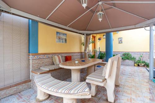 13 Guest Villa 3 min Walk to Beach BBQ Cinema Perfect for Groups