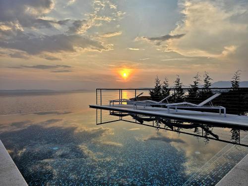 Luxury Villa White with infinity pool, Croatia