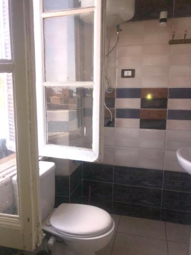 Ένα μπάνιο στο Saint Rita Guest House Alex