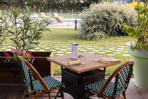 Zahrada ubytování Artémis Hôtel & Spa Bistro Coquet