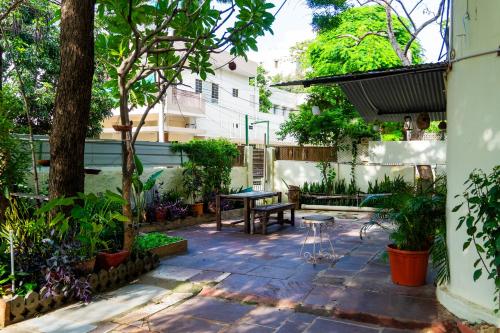 Jardín al aire libre en The Lata's- A Pet-Friendly Villa