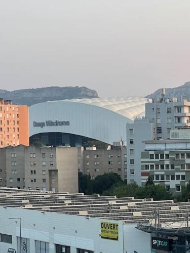 Appartement 2 chambre et grand séjour 100m2 a 5 min du stade VELODROME