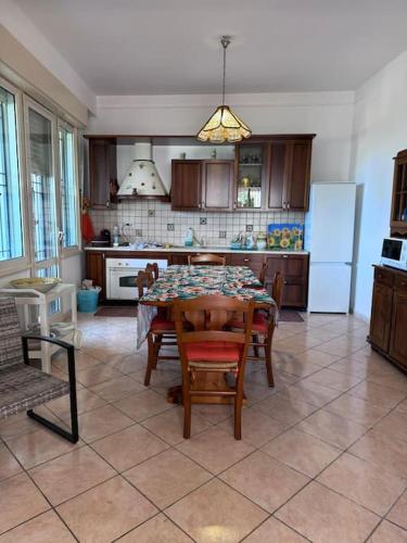Η κουζίνα ή μικρή κουζίνα στο Casa Vacanze Anthea Carini
