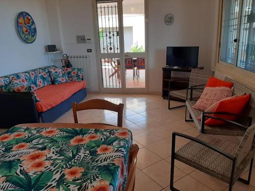 Μια τηλεόραση ή/και κέντρο ψυχαγωγίας στο Casa Vacanze Anthea Carini