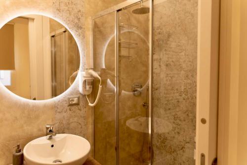 A bathroom at Appartamento Magnolia Deluxe