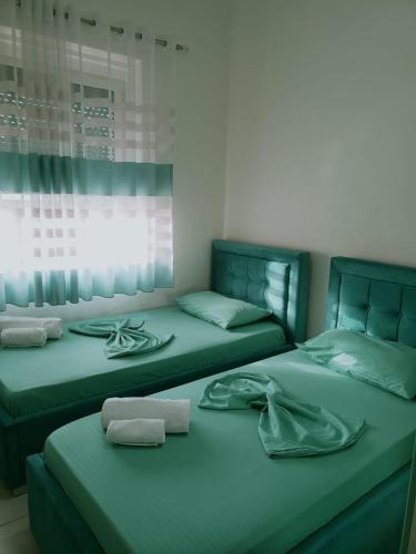 Malsi's, Private Room with shared bathroom and kitchen