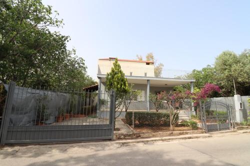 Lia Beach house near airport