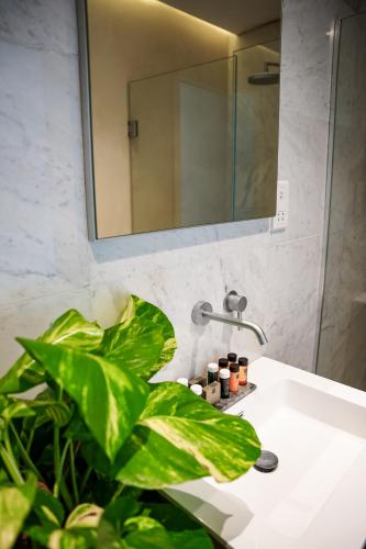 Un baño de Valhalla Boutique Hotel