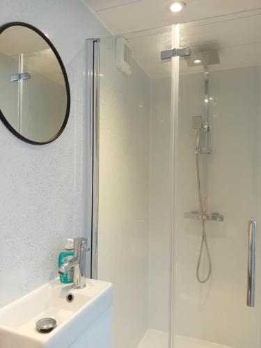 Ένα μπάνιο στο Windies apartment 4