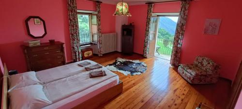 Postel nebo postele na pokoji v ubytování Antico Albergo di Cavaglia Sterna