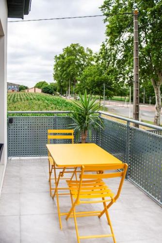 Balcone o terrazza di T2 clinique croix du sud climatisé parking lit bultex