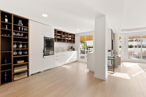 MARBELLA LUXURY APARTAMENT El Dorado Puerto Banús, Nueva Andalucia, 4 bedrooms photo 9