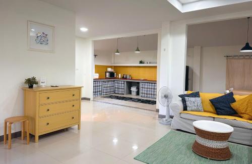 Η κουζίνα ή μικρή κουζίνα στο 228 sqm large house gated community