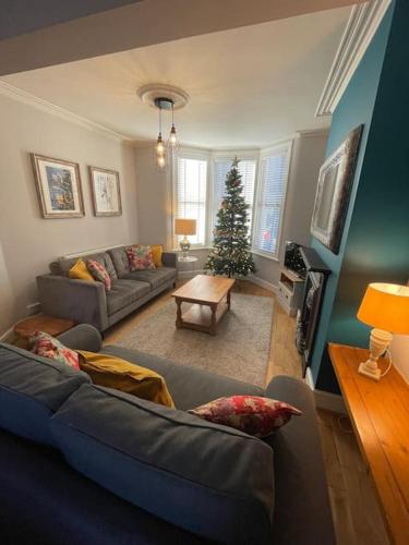 Gloucester Rd 2 mins away - Fab, new, trendy house photo 26