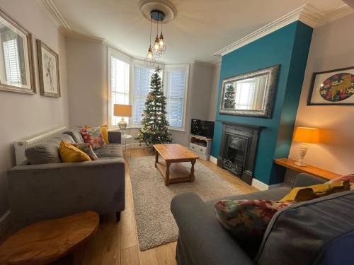Gloucester Rd 2 mins away - Fab, new, trendy house photo 25