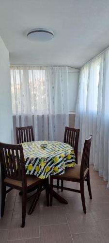 Ruang duduk di Apartman Kika