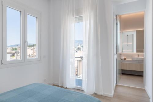 Acropolis area 6 min walk to metro and Ancient sites